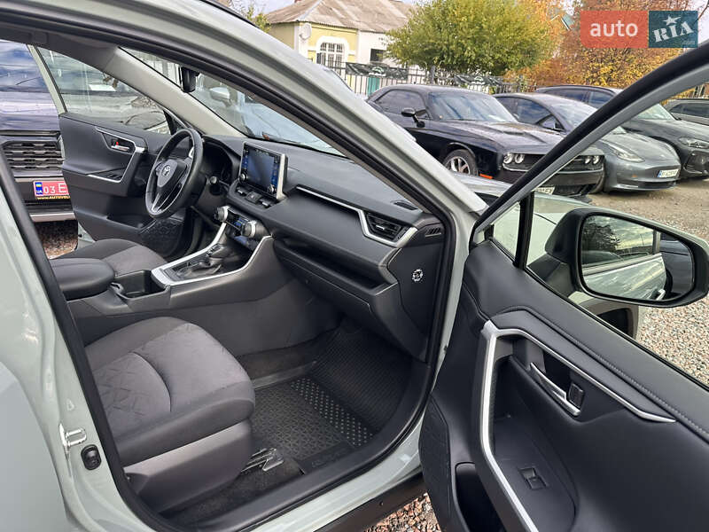 Внедорожник / Кроссовер Toyota RAV4 2022 в Полтаве