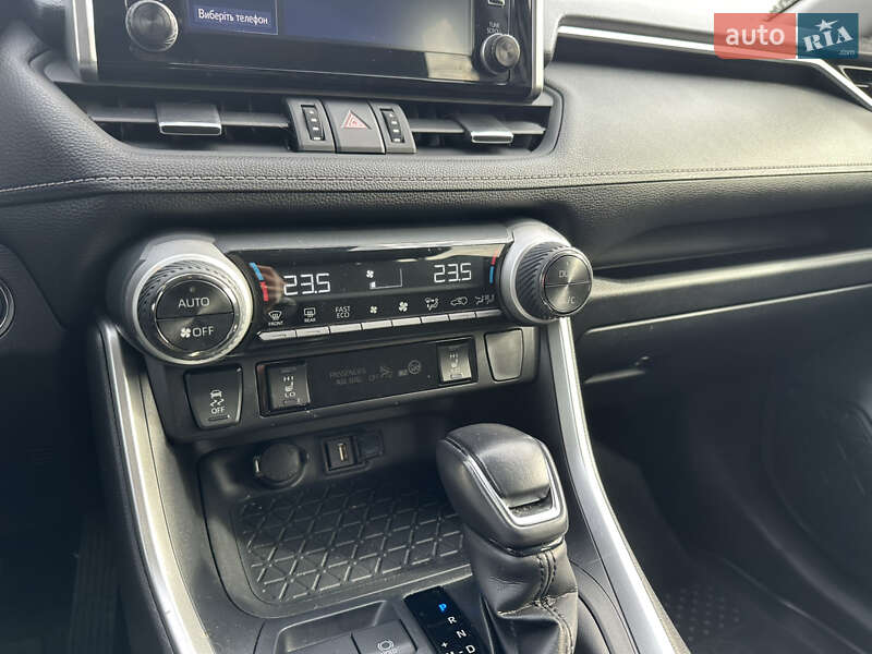 Внедорожник / Кроссовер Toyota RAV4 2022 в Полтаве