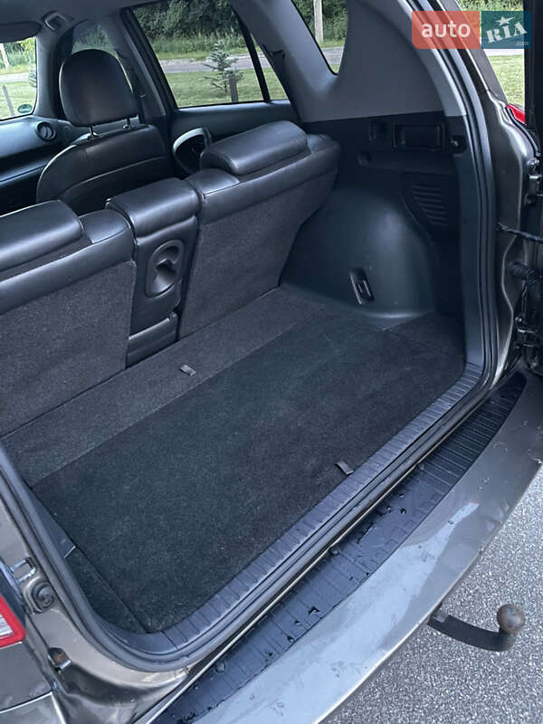 Позашляховик / Кросовер Toyota RAV4 2010 в Львові