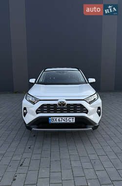 Позашляховик / Кросовер Toyota RAV4 2021 в Хмельницькому