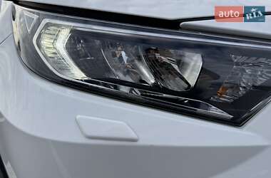 Внедорожник / Кроссовер Toyota RAV4 2023 в 