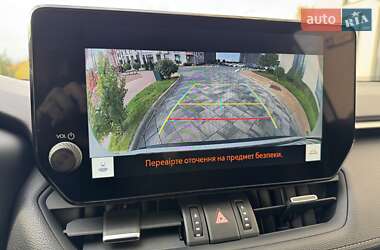 Внедорожник / Кроссовер Toyota RAV4 2023 в 