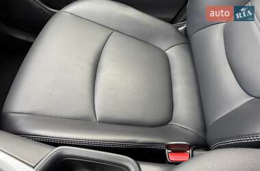 Внедорожник / Кроссовер Toyota RAV4 2023 в 