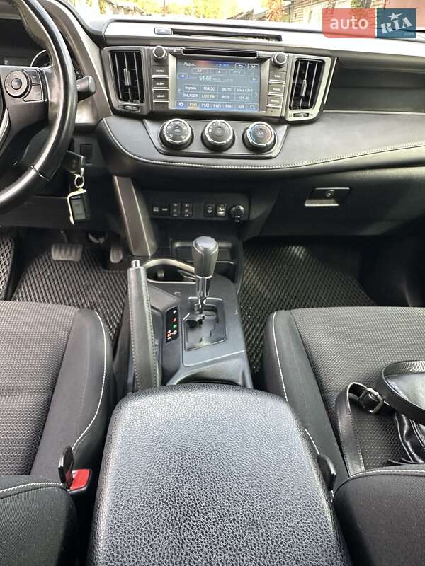 Внедорожник / Кроссовер Toyota RAV4 2016 в Кривом Роге фото 11 Внедорожник / Кроссовер Toyota RAV4 2016 в Кривом Роге