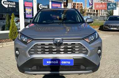 Внедорожник / Кроссовер Toyota RAV4 2020 в 