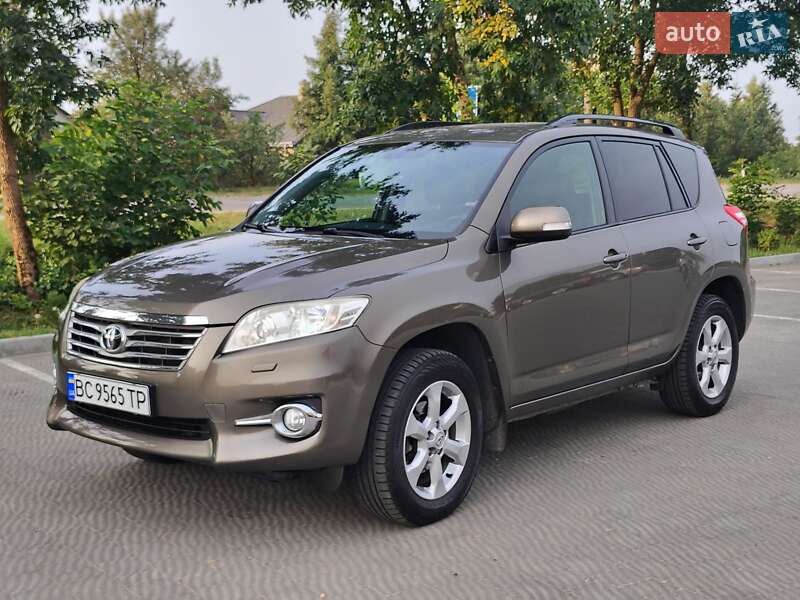 Позашляховик / Кросовер Toyota RAV4 2010 в Львові