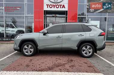 Внедорожник / Кроссовер Toyota RAV4 2023 в 