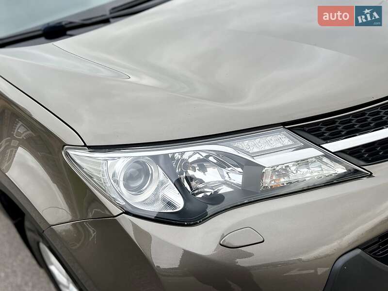 Позашляховик / Кросовер Toyota RAV4 2013 в Києві фото 17 Позашляховик / Кросовер Toyota RAV4 2013 в Києві