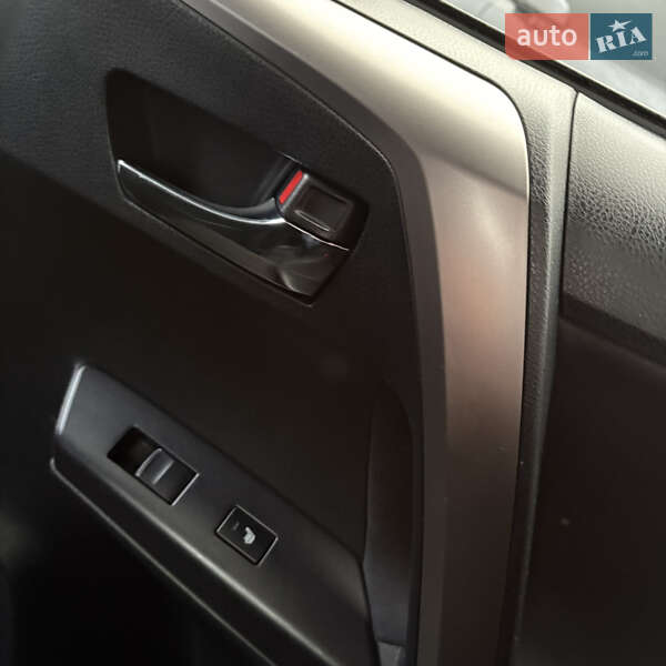 Внедорожник / Кроссовер Toyota RAV4 2017 в Киеве