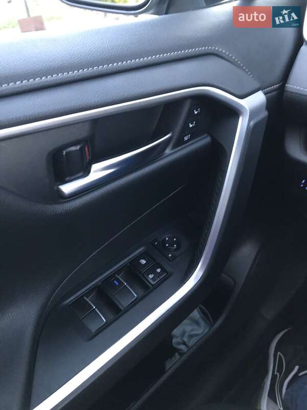 Позашляховик / Кросовер Toyota RAV4 2019 в Шептицькому фото 12 Позашляховик / Кросовер Toyota RAV4 2019 в Шептицькому