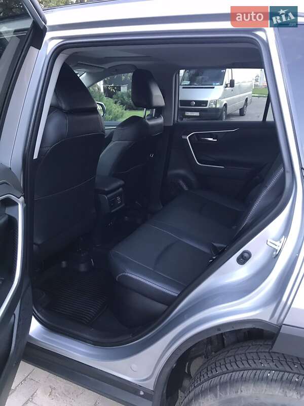 Позашляховик / Кросовер Toyota RAV4 2019 в Шептицькому фото 25 Позашляховик / Кросовер Toyota RAV4 2019 в Шептицькому