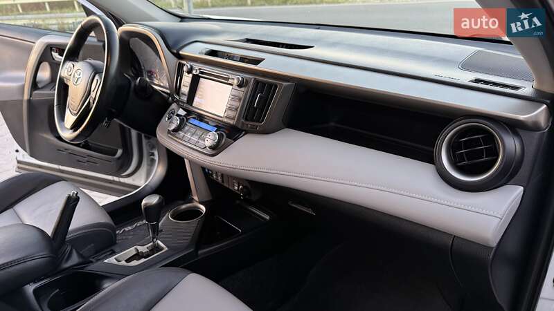 Позашляховик / Кросовер Toyota RAV4 2013 в Тернополі