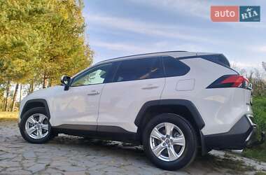 Внедорожник / Кроссовер Toyota RAV4 2022 в Ровно