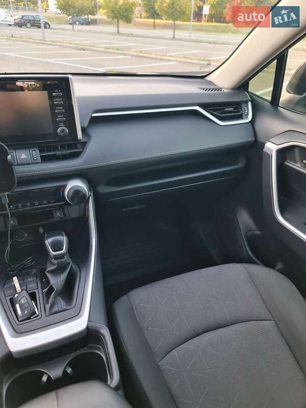 Внедорожник / Кроссовер Toyota RAV4 2019 в Львове фото 6 Внедорожник / Кроссовер Toyota RAV4 2019 в Львове