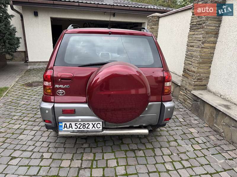 Внедорожник / Кроссовер Toyota RAV4 2005 в Киеве