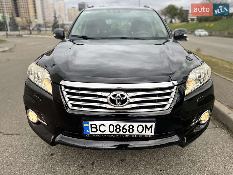 Внедорожник / Кроссовер Toyota RAV4 2011 в Киеве