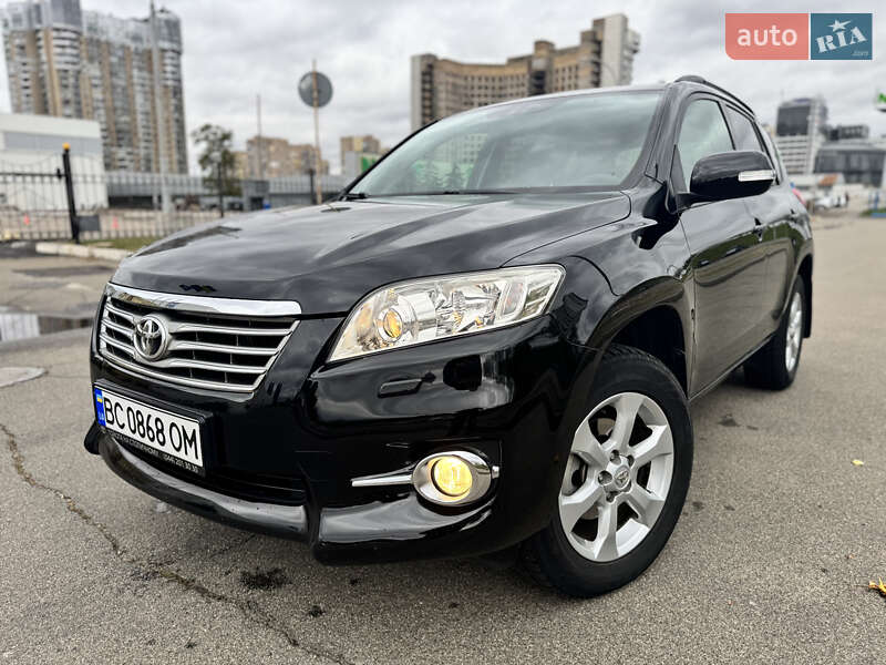 Внедорожник / Кроссовер Toyota RAV4 2011 в Киеве