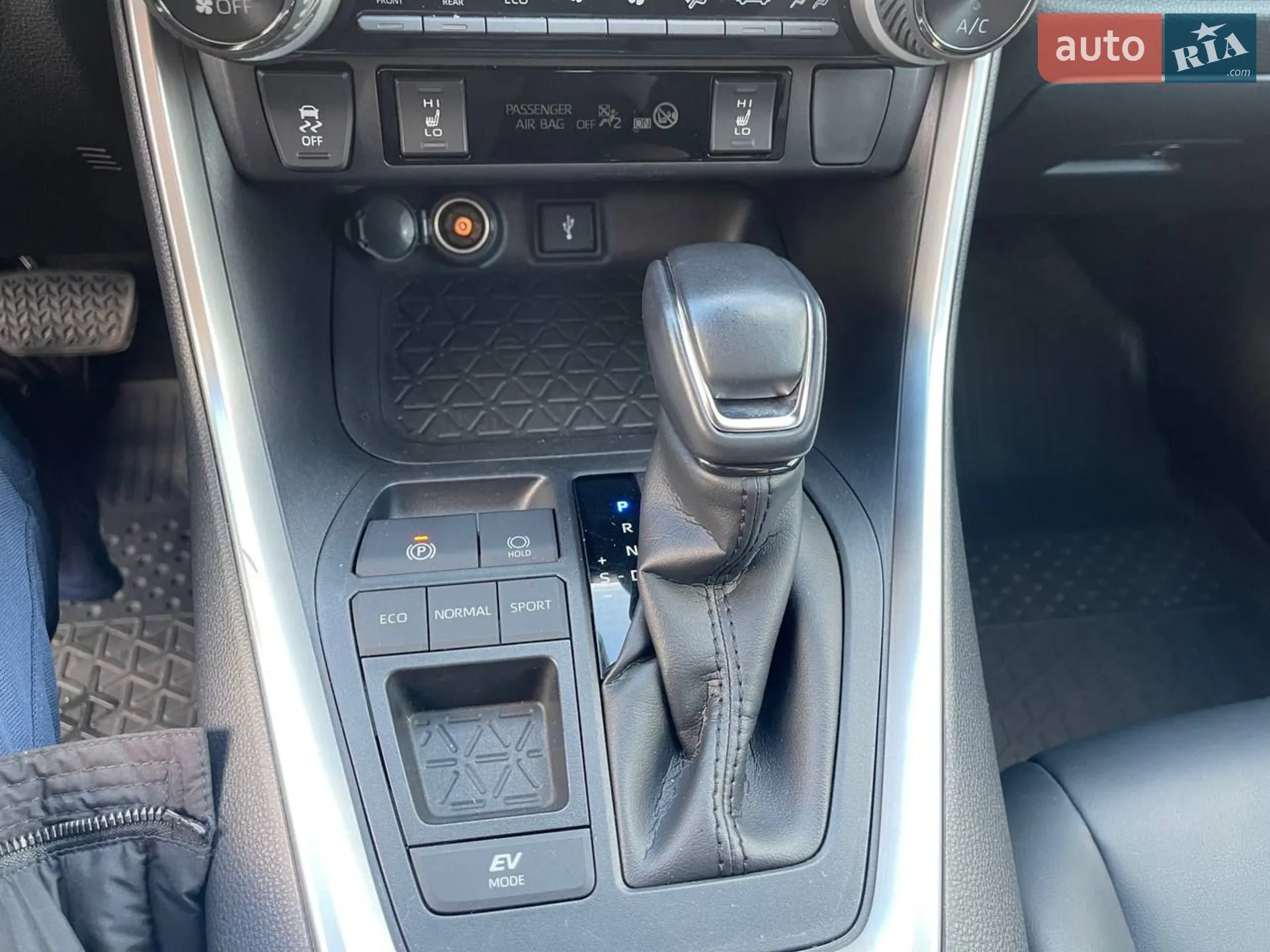 2020 Toyota RAV 4 - мініатюра 38