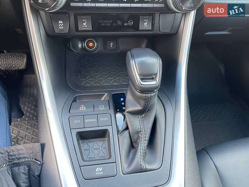 Внедорожник / Кроссовер Toyota RAV4 2020 в Житомире фото 38 Внедорожник / Кроссовер Toyota RAV4 2020 в Житомире