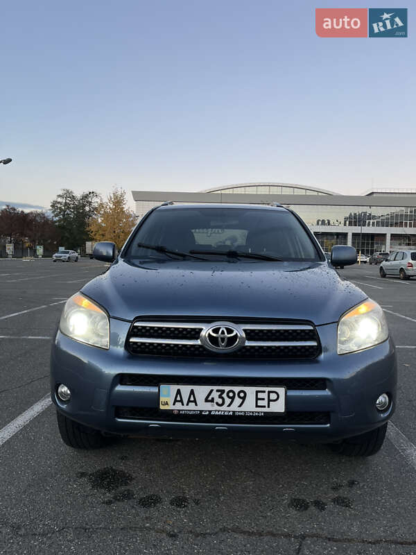 Внедорожник / Кроссовер Toyota RAV4 2008 в Киеве
