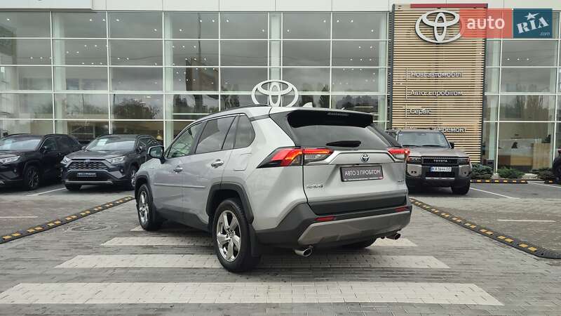 Позашляховик / Кросовер Toyota RAV4 2019 в Києві фото 2 Позашляховик / Кросовер Toyota RAV4 2019 в Києві