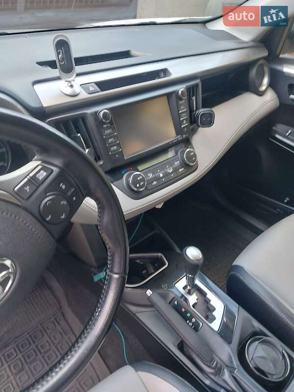 Внедорожник / Кроссовер Toyota RAV4 2016 в Одессе фото 6 Внедорожник / Кроссовер Toyota RAV4 2016 в Одессе