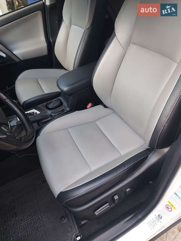 Внедорожник / Кроссовер Toyota RAV4 2016 в Одессе фото 10 Внедорожник / Кроссовер Toyota RAV4 2016 в Одессе