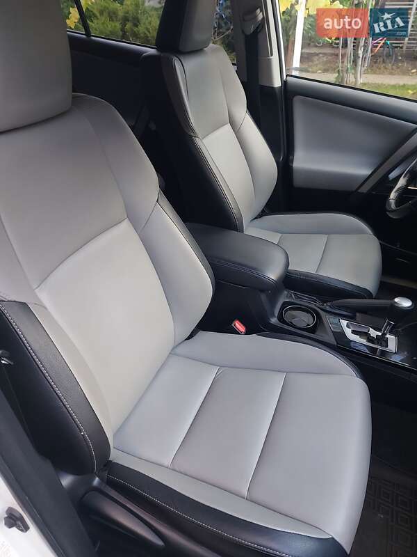 Внедорожник / Кроссовер Toyota RAV4 2016 в Одессе фото 15 Внедорожник / Кроссовер Toyota RAV4 2016 в Одессе