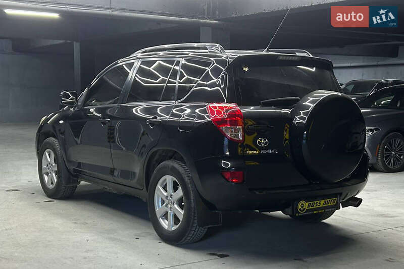 Внедорожник / Кроссовер Toyota RAV4 2007 в Черновцах
