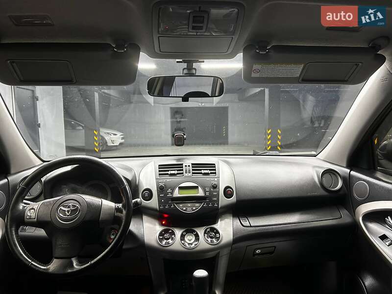 Внедорожник / Кроссовер Toyota RAV4 2007 в Черновцах
