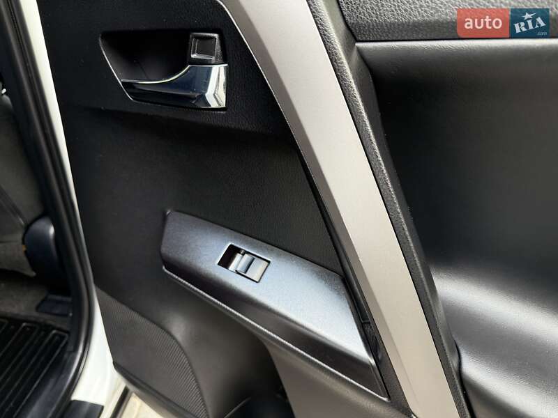 Внедорожник / Кроссовер Toyota RAV4 2017 в Виннице фото 54 Внедорожник / Кроссовер Toyota RAV4 2017 в Виннице