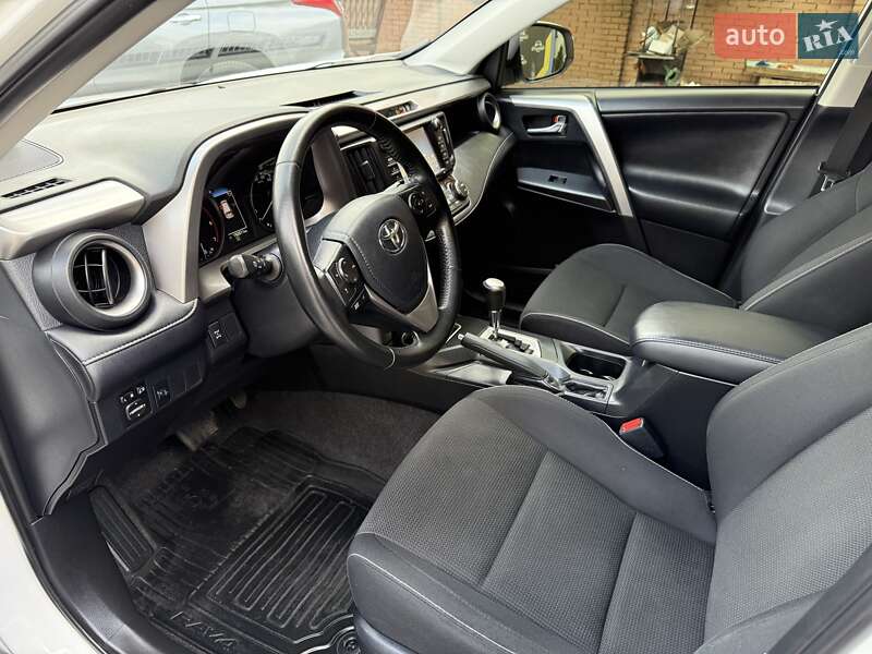 Внедорожник / Кроссовер Toyota RAV4 2017 в Виннице фото 66 Внедорожник / Кроссовер Toyota RAV4 2017 в Виннице