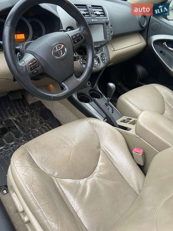 Внедорожник / Кроссовер Toyota RAV4 2011 в Днепре