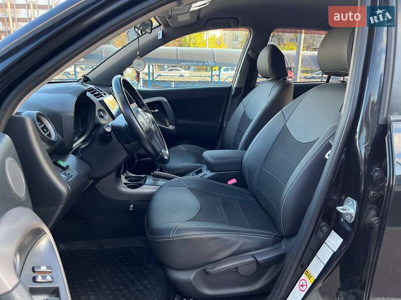 Внедорожник / Кроссовер Toyota RAV4 2008 в Киеве