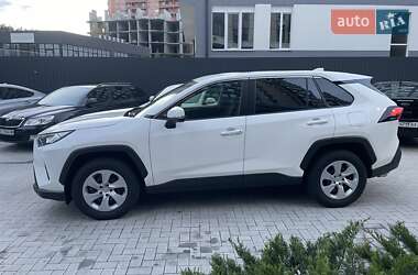 Внедорожник / Кроссовер Toyota RAV4 2020 в Ирпене
