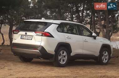 Внедорожник / Кроссовер Toyota RAV4 2019 в Днепре