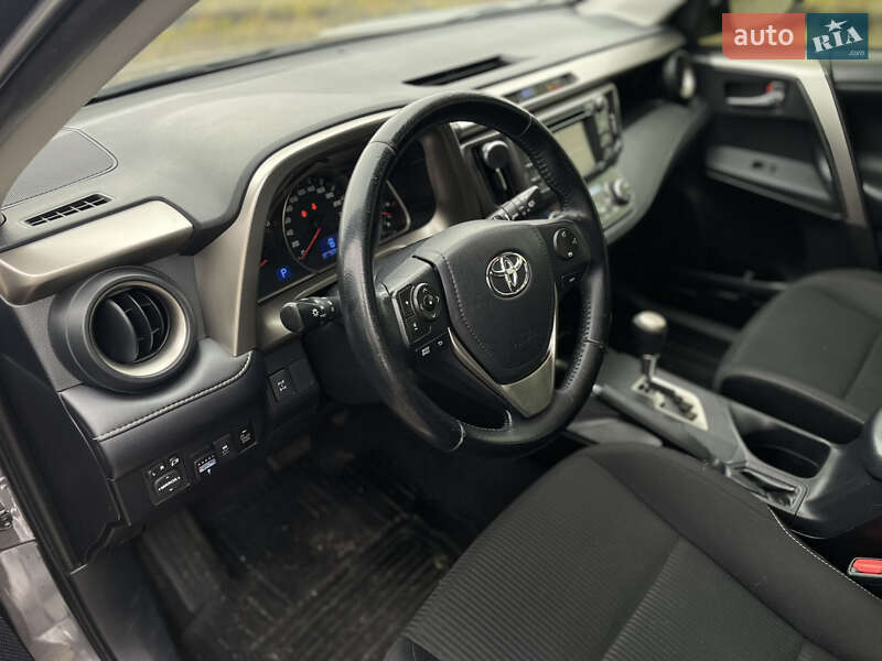 Внедорожник / Кроссовер Toyota RAV4 2012 в Львове