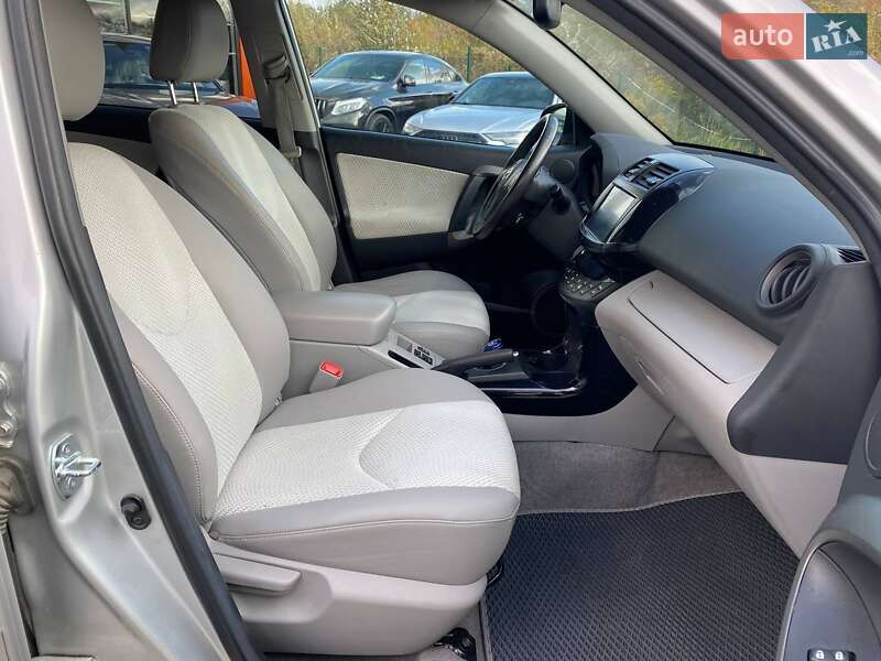 Внедорожник / Кроссовер Toyota RAV4 2012 в Львове