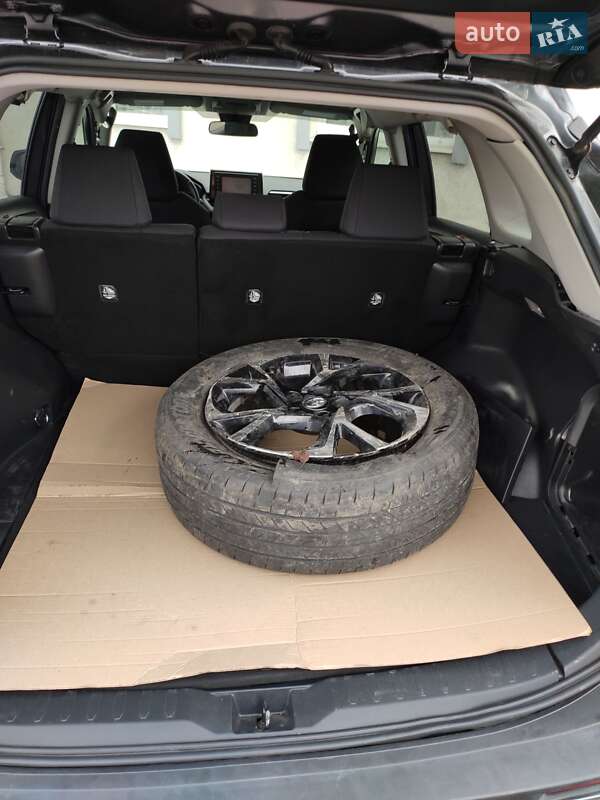 Внедорожник / Кроссовер Toyota RAV4 2020 в Ровно фото 39 Внедорожник / Кроссовер Toyota RAV4 2020 в Ровно