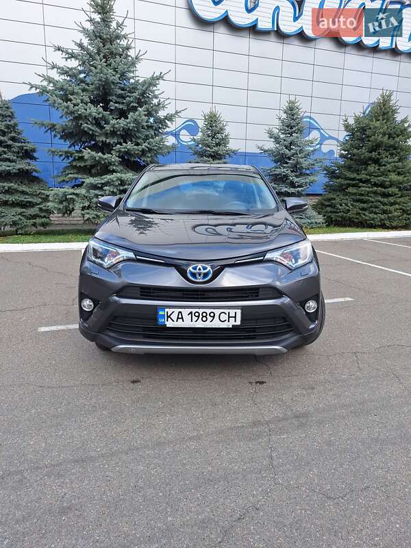 Внедорожник / Кроссовер Toyota RAV4 2018 в Киеве