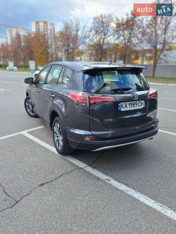 Внедорожник / Кроссовер Toyota RAV4 2018 в Киеве
