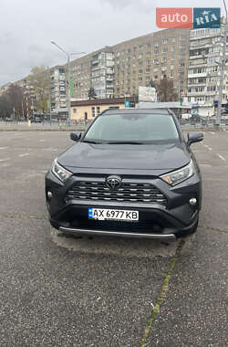 Позашляховик / Кросовер Toyota RAV4 2021 в Харкові