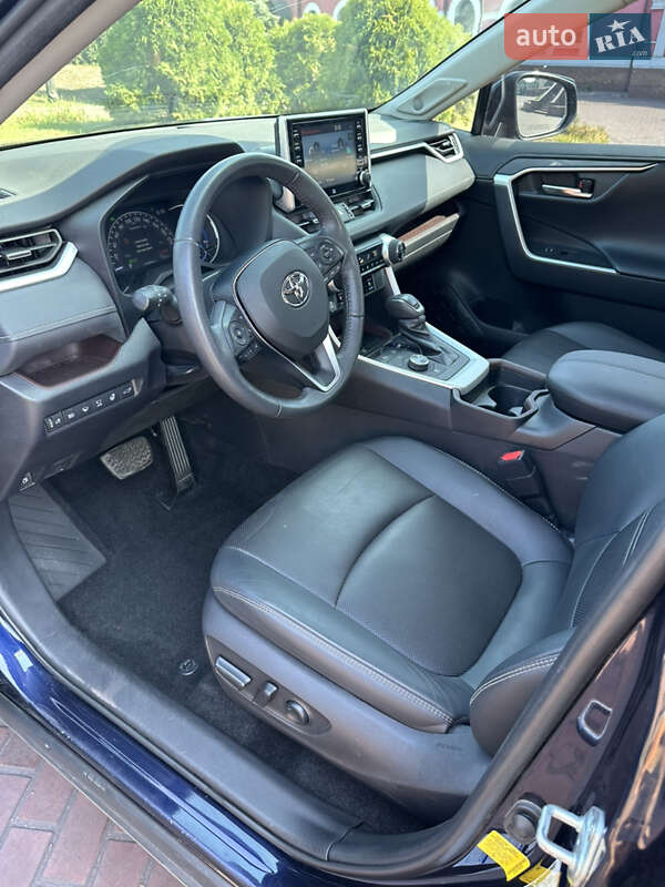 Внедорожник / Кроссовер Toyota RAV4 2021 в Днепре фото 16 Внедорожник / Кроссовер Toyota RAV4 2021 в Днепре