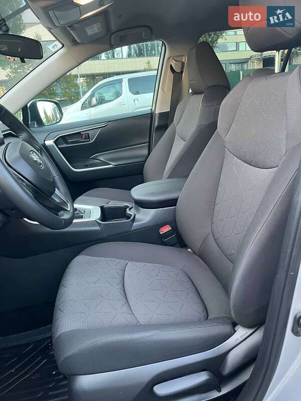 Внедорожник / Кроссовер Toyota RAV4 2023 в Киеве фото 10 Внедорожник / Кроссовер Toyota RAV4 2023 в Киеве