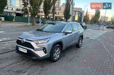 Позашляховик / Кросовер Toyota RAV4 2023 в Києві