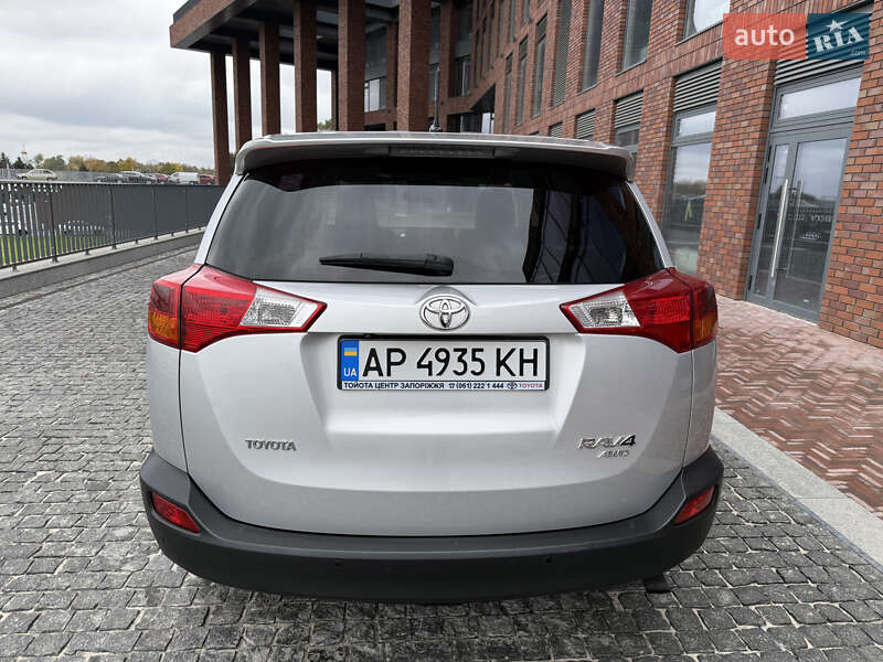 Внедорожник / Кроссовер Toyota RAV4 2015 в Днепре