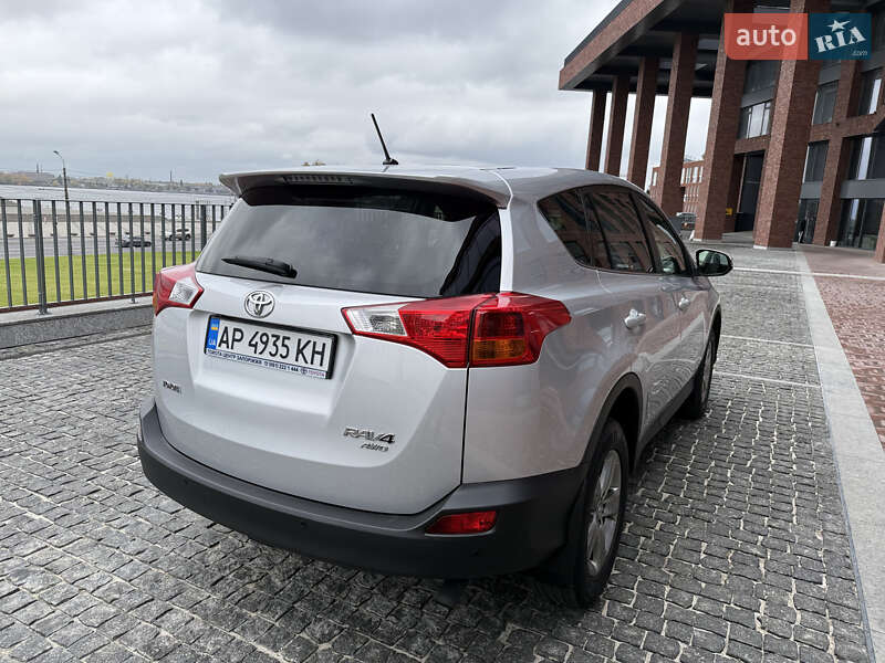 Внедорожник / Кроссовер Toyota RAV4 2015 в Днепре