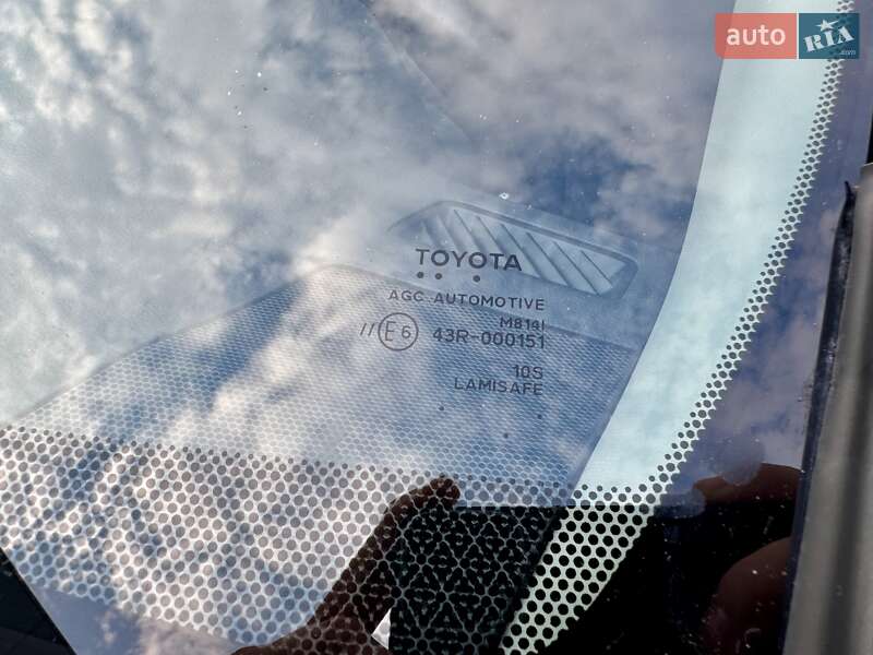 Внедорожник / Кроссовер Toyota RAV4 2019 в Киеве фото 26 Внедорожник / Кроссовер Toyota RAV4 2019 в Киеве