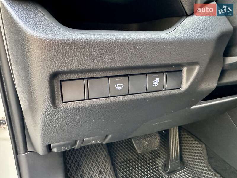 Внедорожник / Кроссовер Toyota RAV4 2019 в Киеве фото 32 Внедорожник / Кроссовер Toyota RAV4 2019 в Киеве