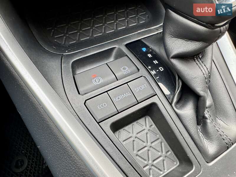 Внедорожник / Кроссовер Toyota RAV4 2019 в Киеве фото 56 Внедорожник / Кроссовер Toyota RAV4 2019 в Киеве